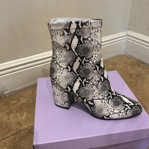 madden girl rally sock booties